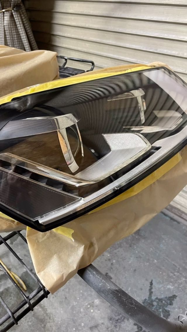 東京都K様 デリカD5 ヘッドライトインナー塗装（アイガー